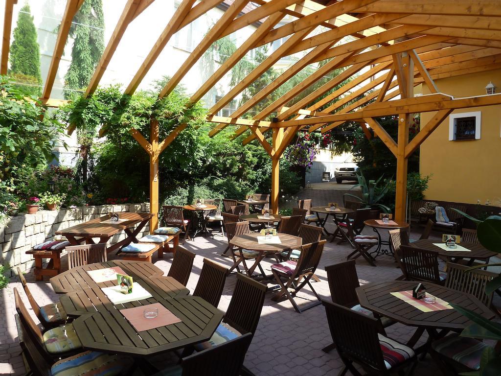 Penzion Holiday Marianske Lazne Exterior photo